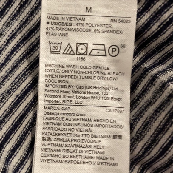 ☀️NWT Gap navy/white stripe wrap skirt - Picture 8 of 8